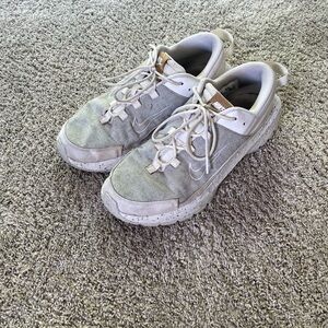 Nike Light Gray and Cream Athletic Shoes